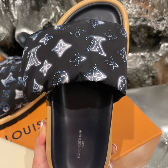 Louis Vuitton Mules - Picture 5 of 8